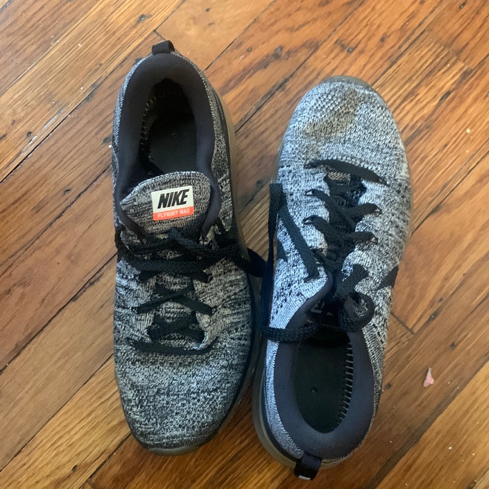 Nike Flyknit Max Grey and black sneakers
